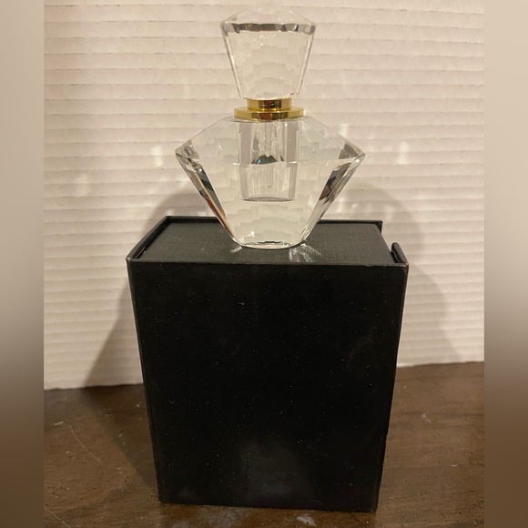 Marilyn Miglin Beautiful Leaded Crystal Perfume Bottle NEW in Box, NOS - Picture 3 of 7